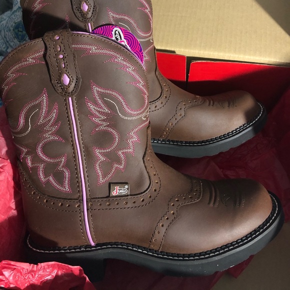 cowgirl boots - Picture 2 of 4